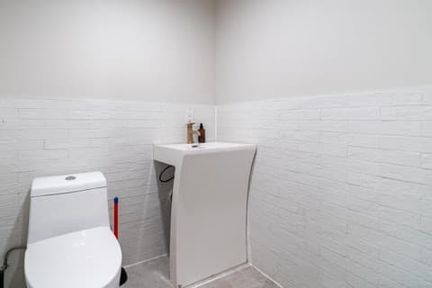 Photo of "#1530-E: Full Bedroom E w/Private Bathroom" home