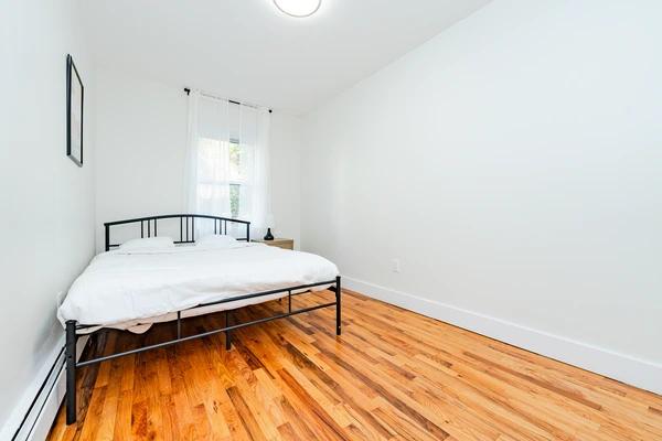 Preview 0 of #1793: Queen Room A at June Homes