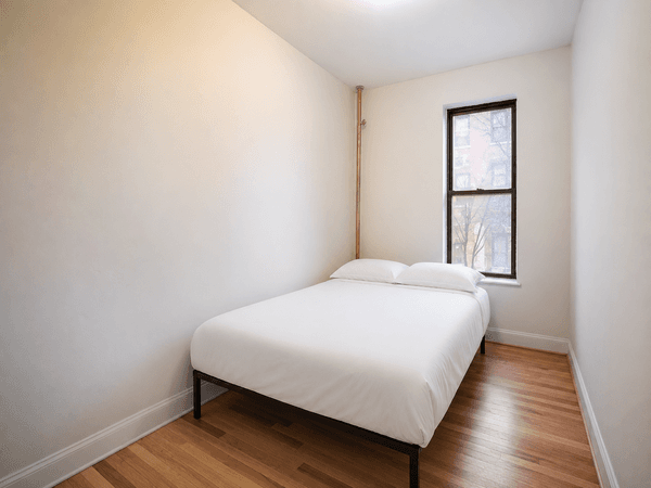 Photo of "#1653-B: Full Bedroom B" home