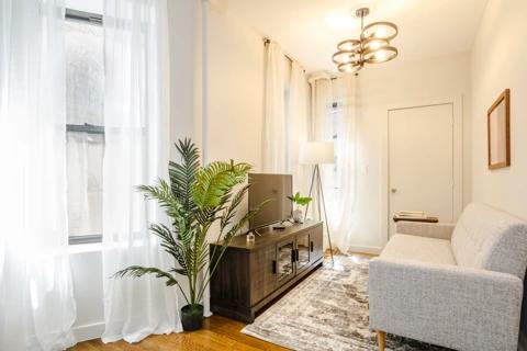Preview 0 of #235: Lower East Side at June Homes