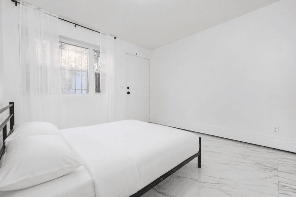 Photo of "#1792-B: Queen Room B" home