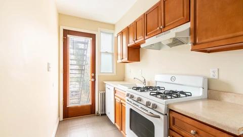 Preview 0 of #1624: Edgewood at June Homes