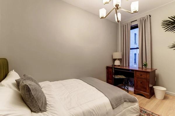 Preview 0 of #166: Queen Room D at June Homes