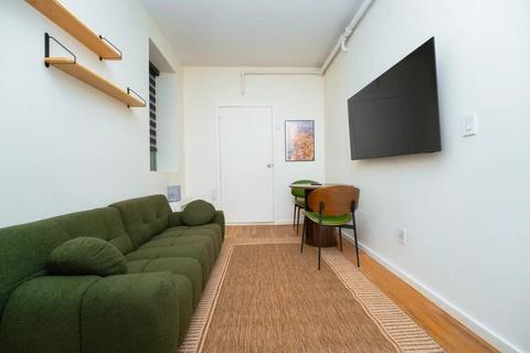 Preview 0 of #904: Columbus Circle at June Homes
