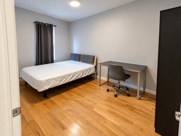 Photo of "#1572-D: Queen Bedroom D" home