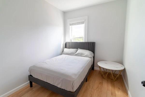 Preview 0 of #1756: Queen Room C at June Homes