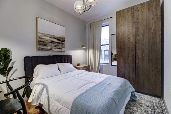 Preview 0 of #165: Queen Room D at June Homes