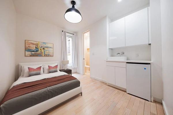 Preview 0 of #1894: Queen Bedroom C w/ Private Bathroom at June Homes
