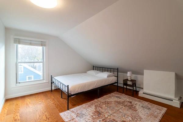 Preview 0 of #1786: Queen Room C w/Private Bathroom at June Homes