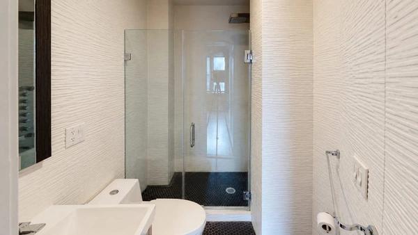 Preview 1 of #1919: Queen Bedroom A w/Private Bathroom at June Homes