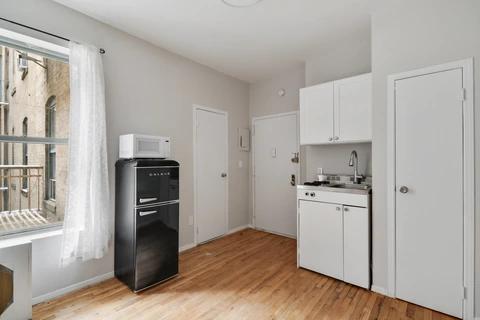 Preview 1 of #907: Columbus Circle at June Homes