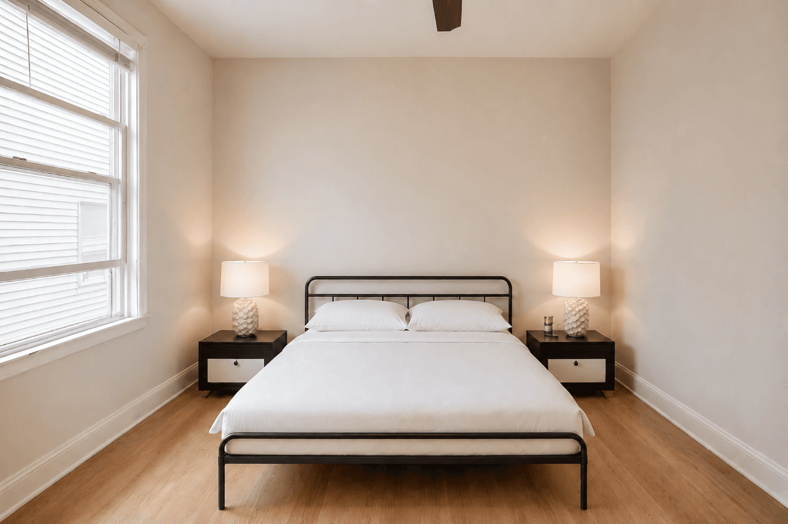 Photo of "#1222-B: Queen Bedroom B" home