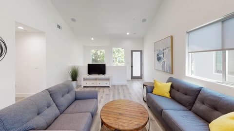 Preview 2 of #1398: North Hollywood at June Homes