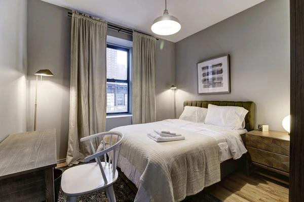 Preview 0 of #165: Queen Room C at June Homes