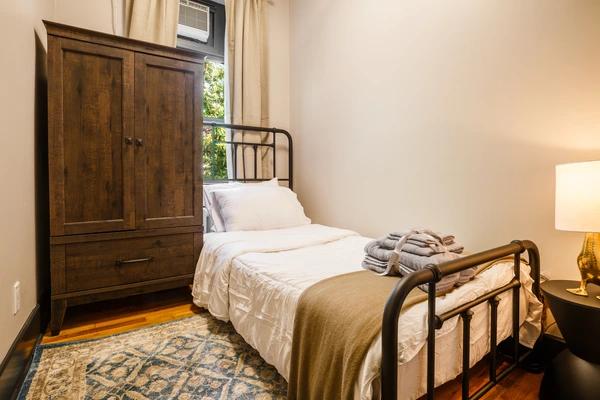 Preview 0 of #248: Twin Bedroom 4E at June Homes