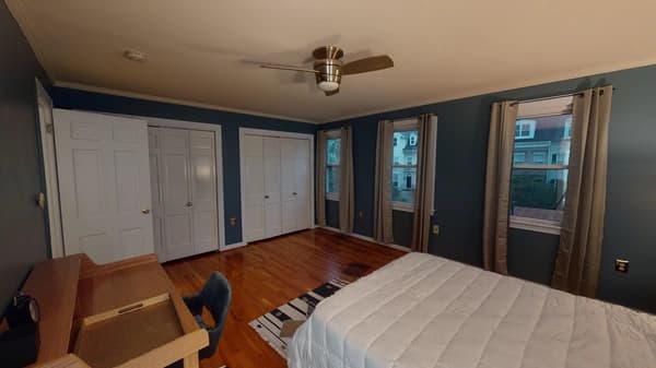 Preview 2 of #1424: Queen Bedroom 3G W/Private Bathroom at June Homes