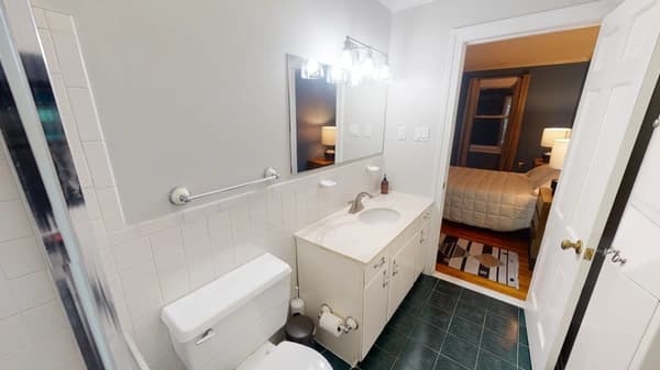 Preview 3 of #1424: Queen Bedroom 3G W/Private Bathroom at June Homes