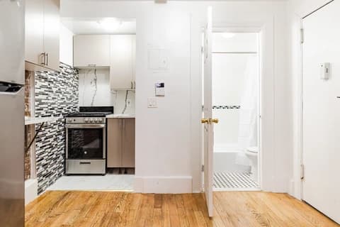 Preview 2 of #1639: Upper West Side at June Homes