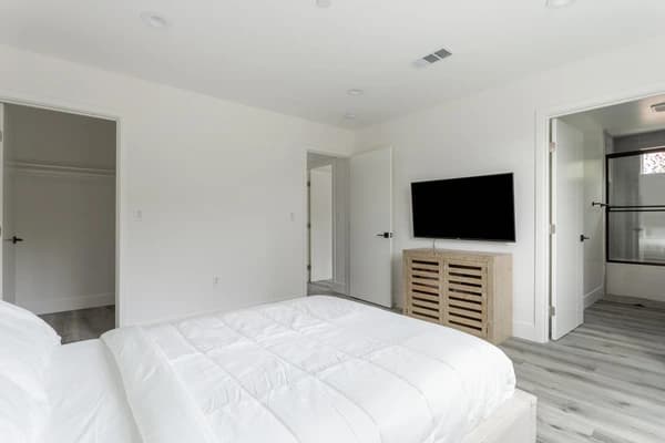 Preview 1 of #4054: Queen Bedroom D w/Private Bathroom at June Homes
