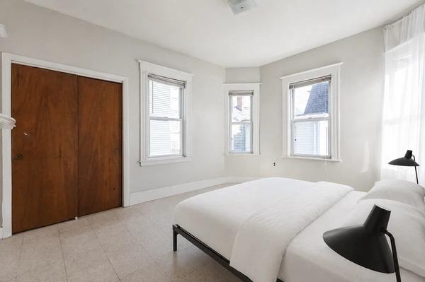 Preview 2 of #1809: Harvard Square (Cambridge) at June Homes