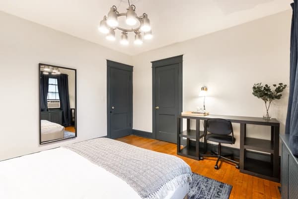 Preview 1 of #838: Queen Bedroom C w/Private Bathroom at June Homes