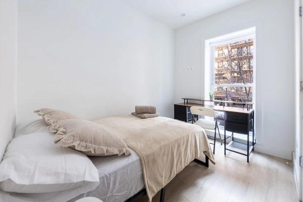 Preview 3 of #1917: Dupont Circle at June Homes