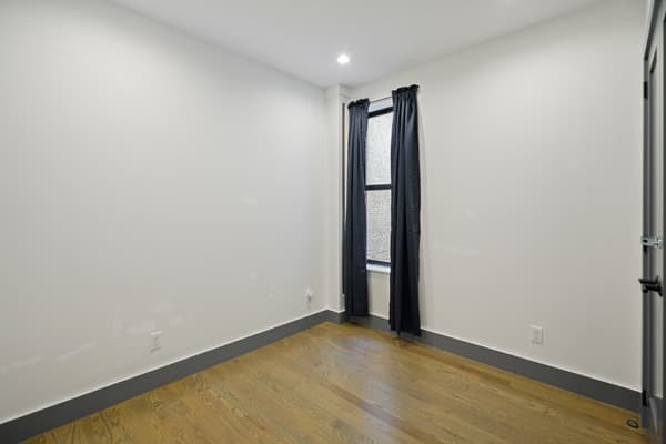 Photo of "#525-B: Queen Bedroom 3B" home