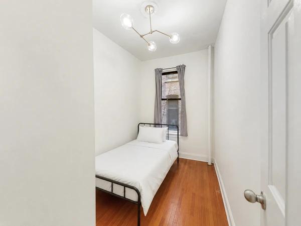 Preview 0 of #760: Full Bedroom С at June Homes