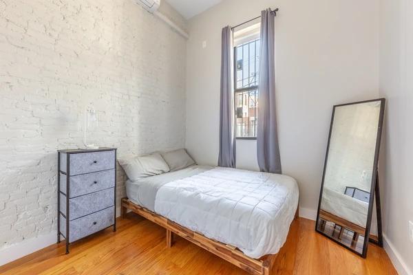 Preview 0 of #1466: Full Bedroom D at June Homes