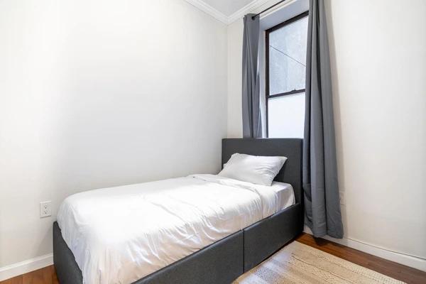 Preview 0 of #933: Twin Bedroom С at June Homes