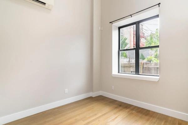 Preview 0 of #1530: Full Bedroom F w/Private Bathroom at June Homes