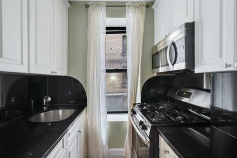 Preview 4 of #549: Upper West Side at June Homes