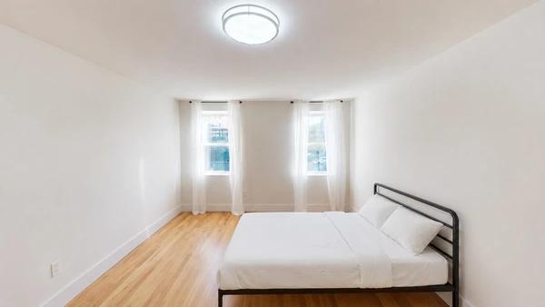 Preview 0 of #1793: Queen Room C at June Homes