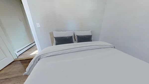 Preview 3 of #1002: Queen Bedroom 2A at June Homes