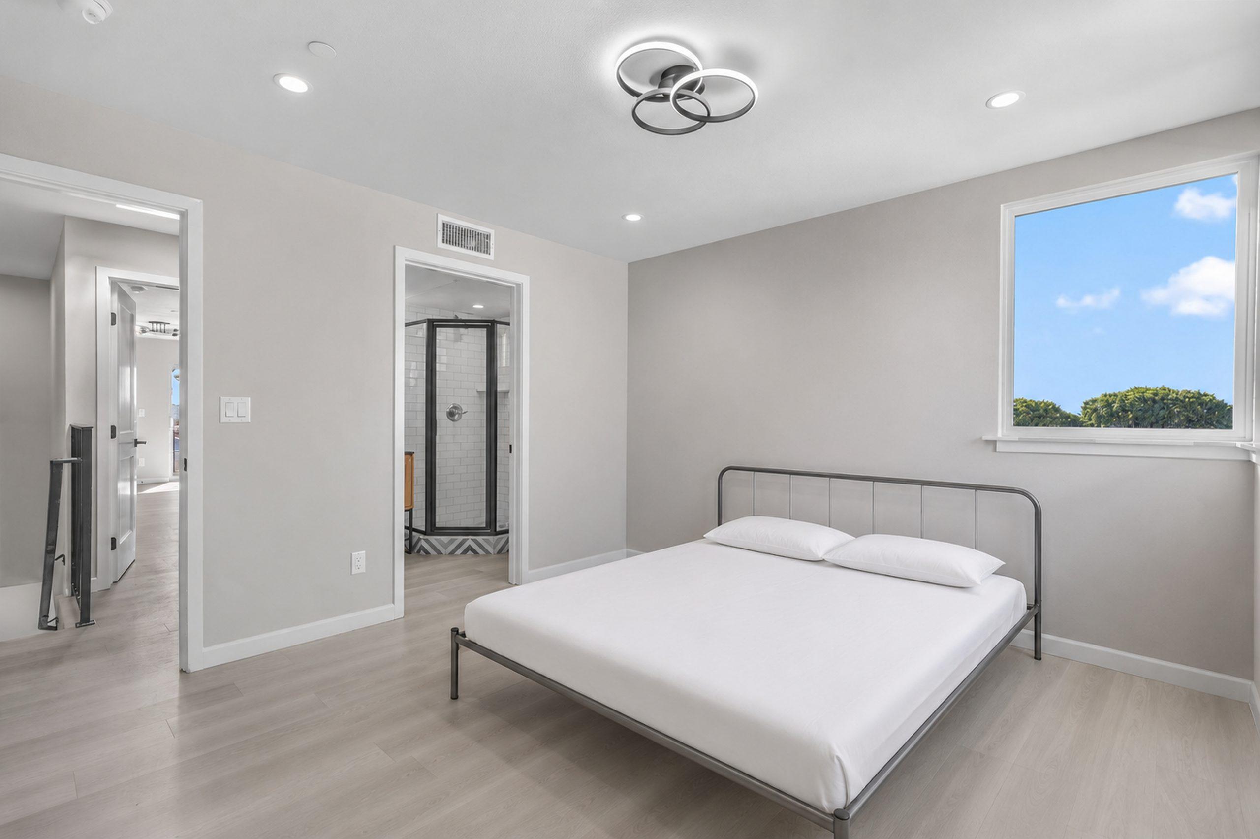 Photo 1 of #1828: Queen Bedroom E w/ Private Bathroom at June Homes