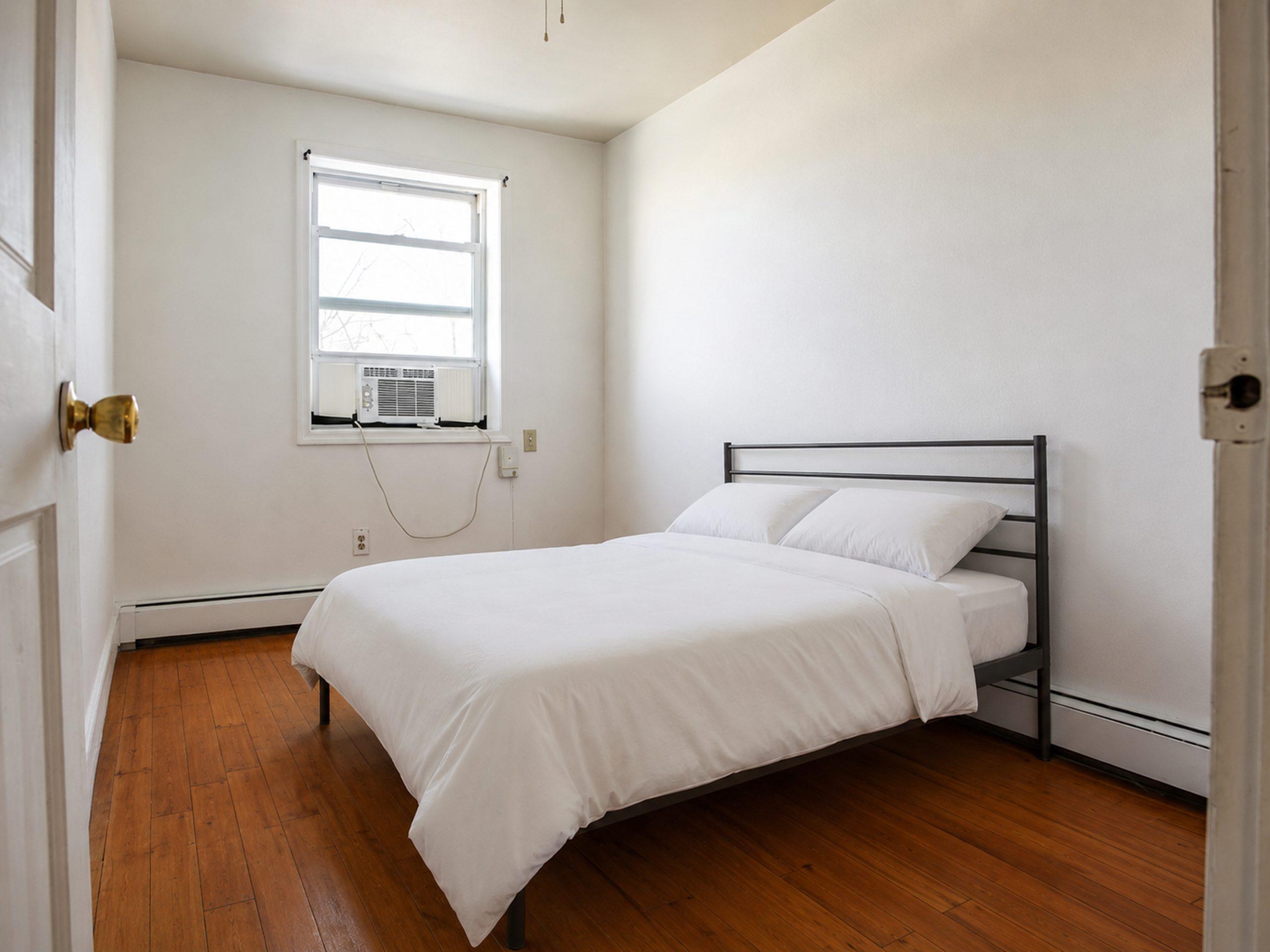 Photo 1 of #1822: Queen Bedroom B w/ Private Bathroom at June Homes