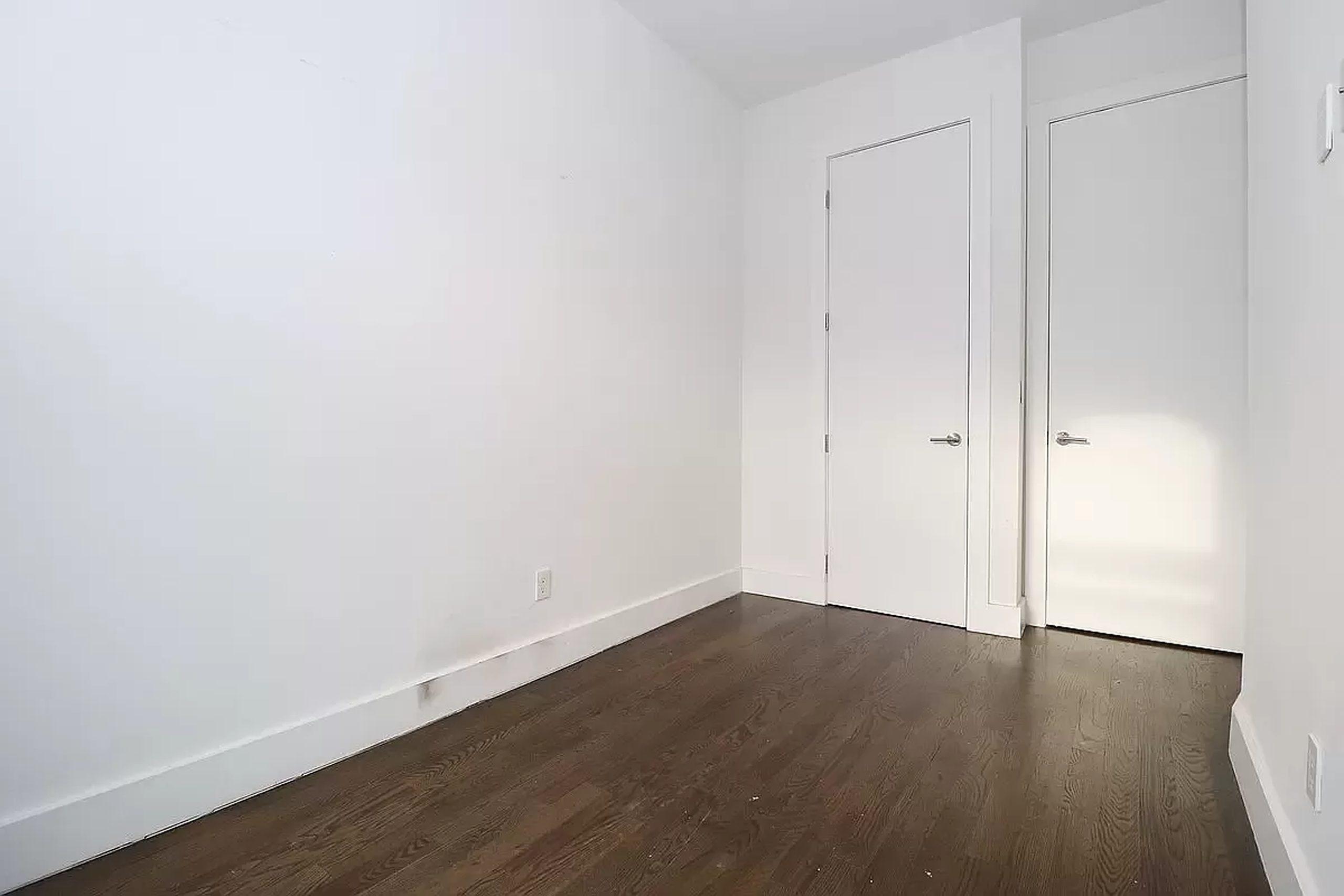 Photo 2 of #1920: Queen Bedroom A at June Homes