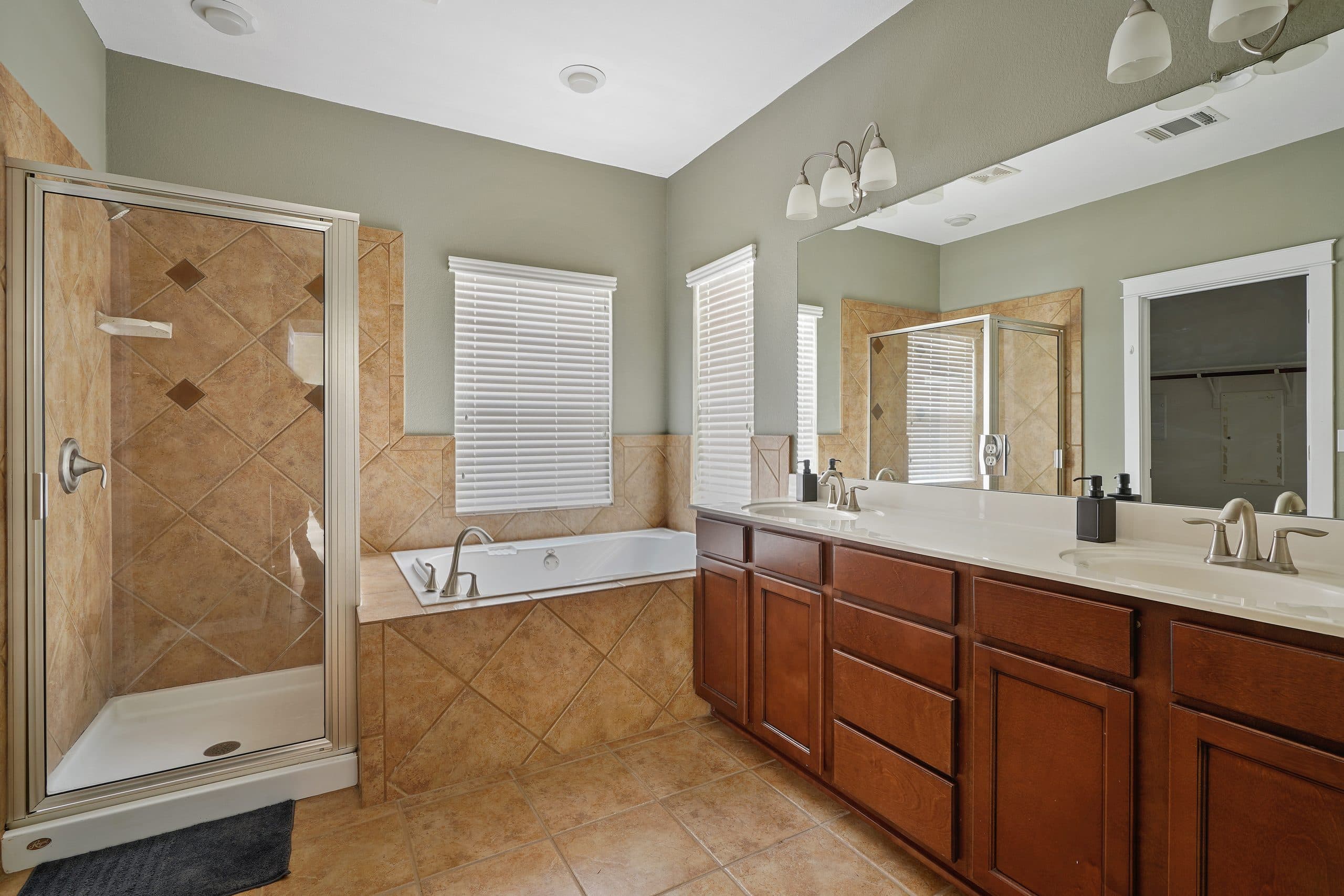 Photo 7 of #2457: Queen Bedroom C w/ Private Bathroom at June Homes